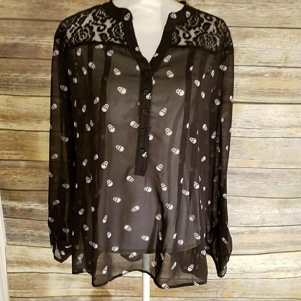No Boundaries  skull shirt